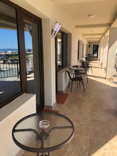 Hotel Salos Beach Resort