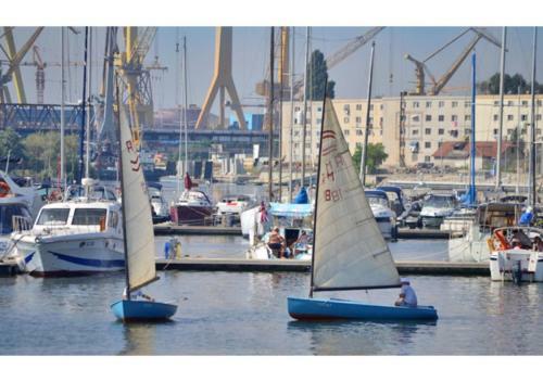 Three-bedroom Luxury Apartment Marina
