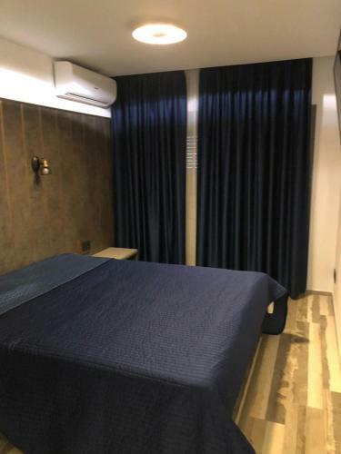 Three-bedroom Luxury Apartment Marina