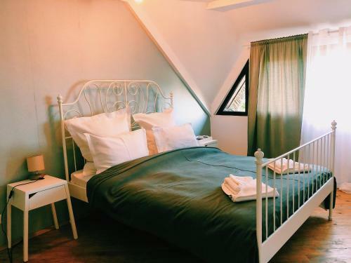Hostal Pensiunea La Salcia Linistita