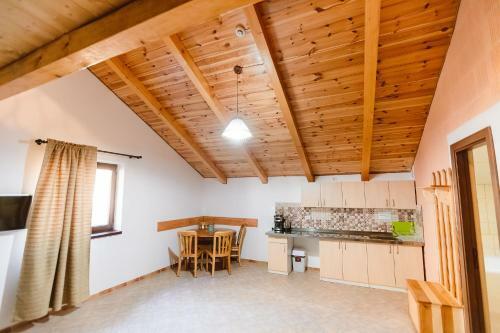 Hotel Apartamente Isai- Muntele Mic