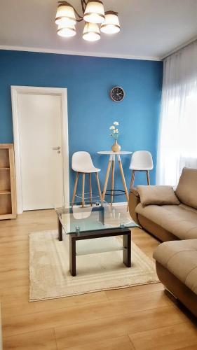 Lovely 2 Bedroom Central Apartment