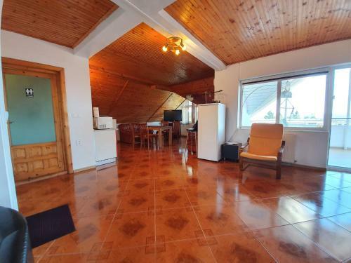 Penthouse Apartment In Leo Guesthouse
