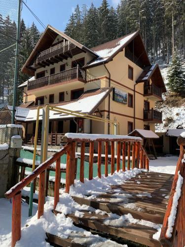 Hostal Pensiunea Valea Cascadelor