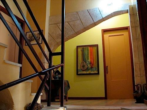 Earini Rooms And Apartments