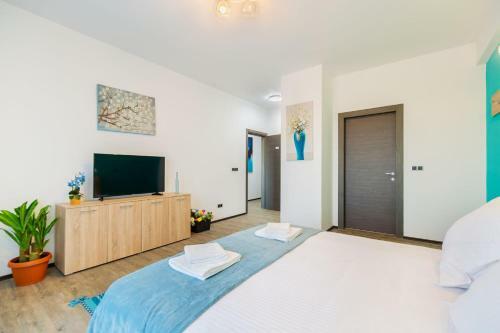 Fabulous Panorama Silver Mountain 3 Rooms Apartment