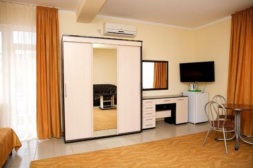 Hotel Lazur Kurortniy