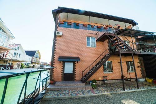 Hostal Svetlana Guest House