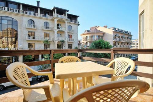 Hotel Grand Family