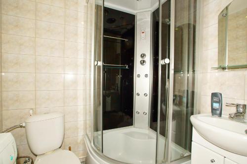 Apartment On Lokomotivnaya 1
