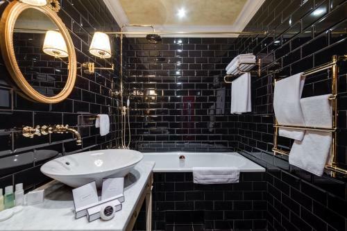 Dom Boutique Hotel By Authentic Hotels