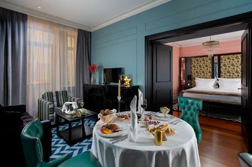 Dom Boutique Hotel By Authentic Hotels