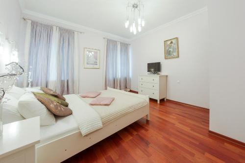 Hth24 Apartments On Marata 14