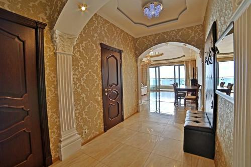 Ideal House Apart
