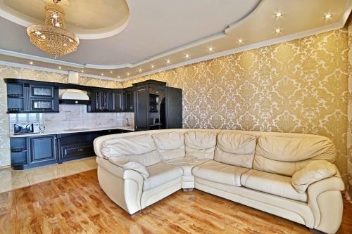Ideal House Apart
