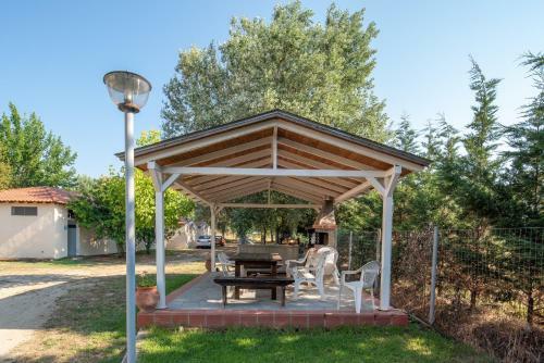 Camping Linaraki Apartments & Bungalows