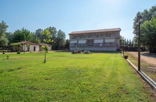 Camping Linaraki Apartments & Bungalows