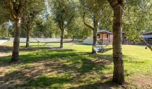 Camping Linaraki Apartments & Bungalows