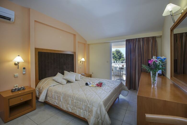 Hotel Tolo