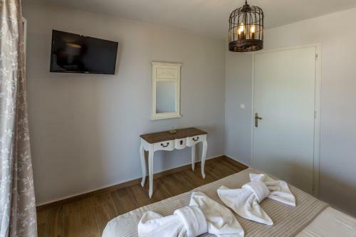 Thomatos Apartments Lourdas Beach