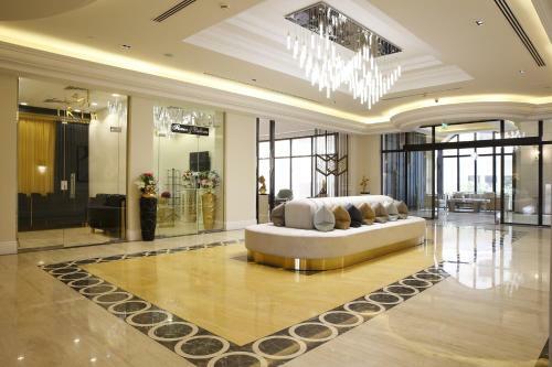 Vittori Palace Hotel And Residences