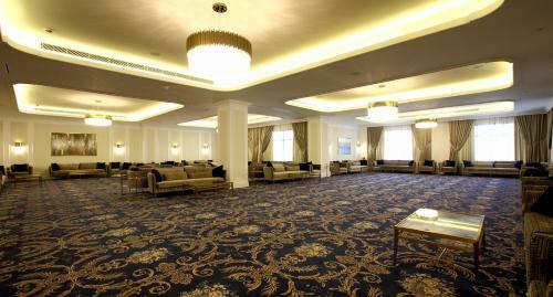 Vittori Palace Hotel And Residences