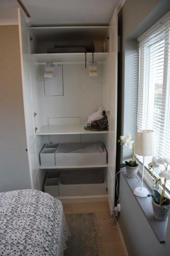 Tv� G�sthus Vid Hav Och Strand
