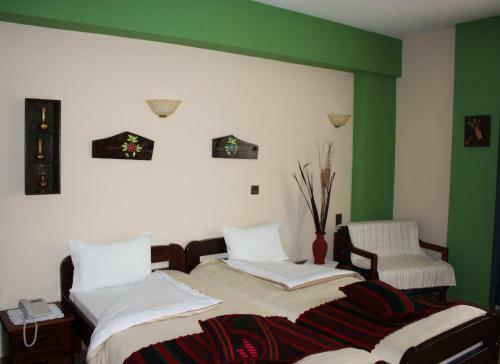 Hotel Monopati E6