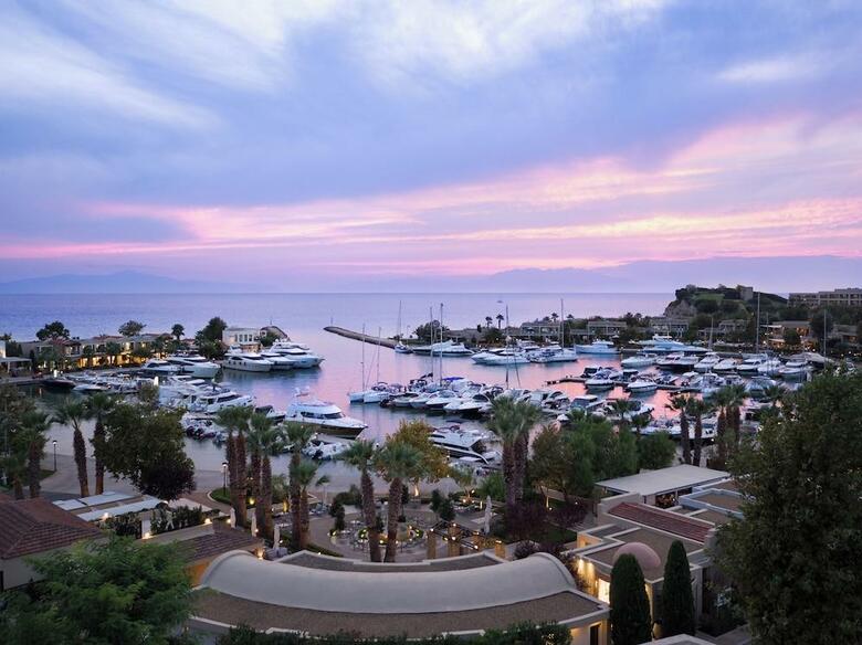 Hotel Sani Beach Club