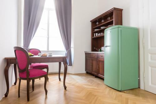 Barbo Palace Apartments And Rooms
