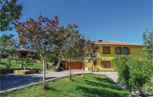 Two-bedroom Apartment In Pomjan