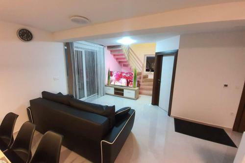 Apartment Four Stars Art-pe