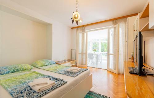 Nice Apartment In Lucija With 1 Bedrooms