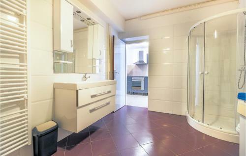 Nice Apartment In Lucija With 1 Bedrooms