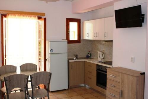 Alexatos Studios & Apartments