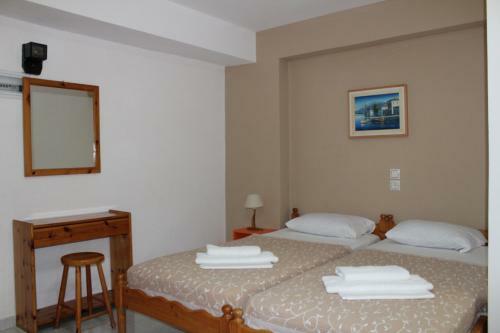 Alexatos Studios & Apartments
