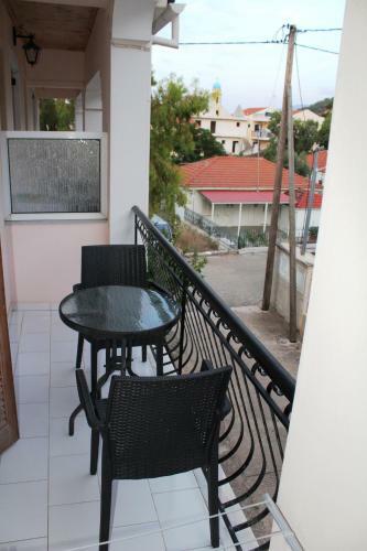 Alexatos Studios & Apartments