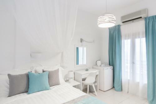 Kafieris Apartments (on The Cliff)