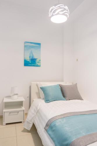 Kafieris Apartments (on The Cliff)