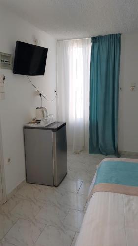 Kafieris Apartments (on The Cliff)