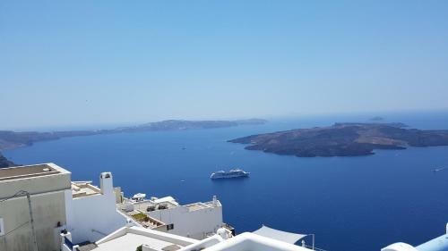 Kafieris Apartments (on The Cliff)