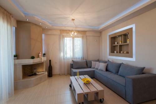 Villa Harmony-crete Residences