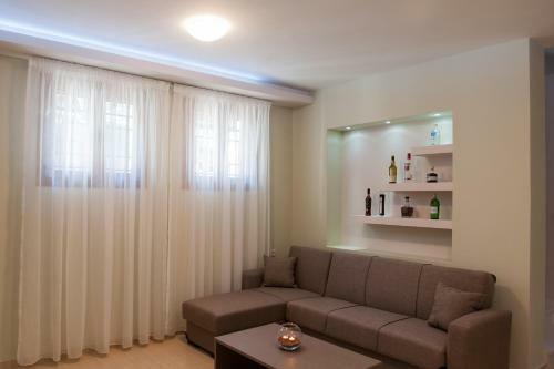 Villa Harmony-crete Residences