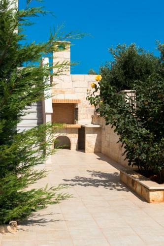 Villa Harmony-crete Residences