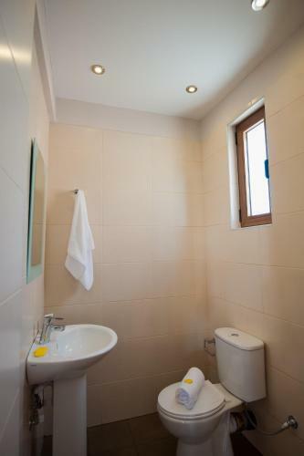 Villa Harmony-crete Residences