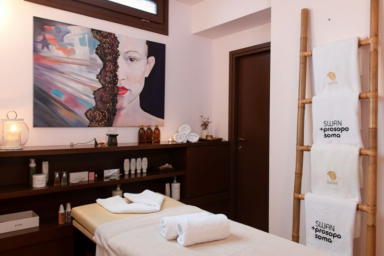 Hotel Porto Kea Suites