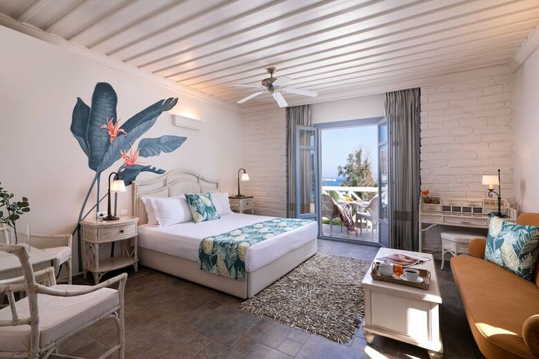Hotel Porto Kea Suites