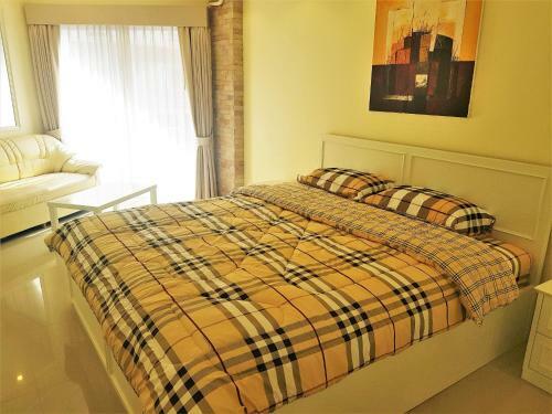 12th Floor Studio Apartment At Jomtien Beach Condominium