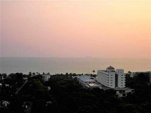 Sea View Apartment Rimhad Condominium Pattaya