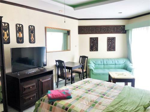 Sea View Apartment Rimhad Condominium Pattaya